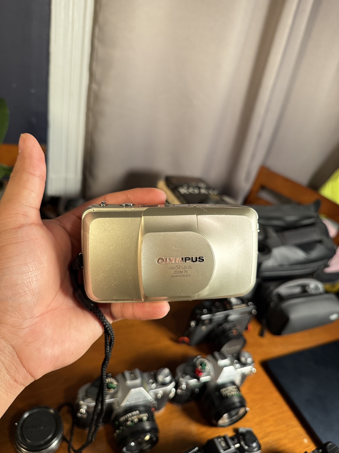 Olympus ∞ Stylus Zoom 70 Quartzdate Camera