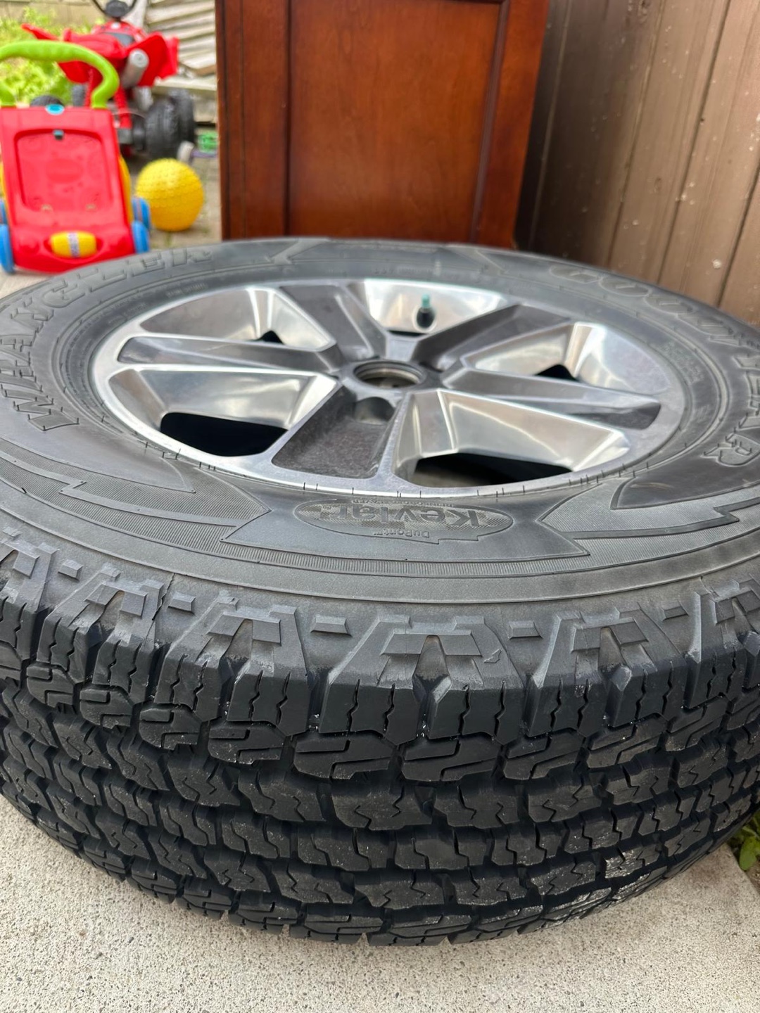Kevlar Jeep Tire - photo 3