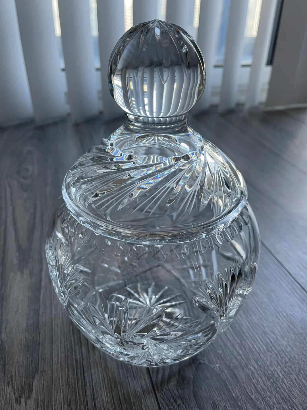 Crystal Candy Dish with Lid image indicator(5)