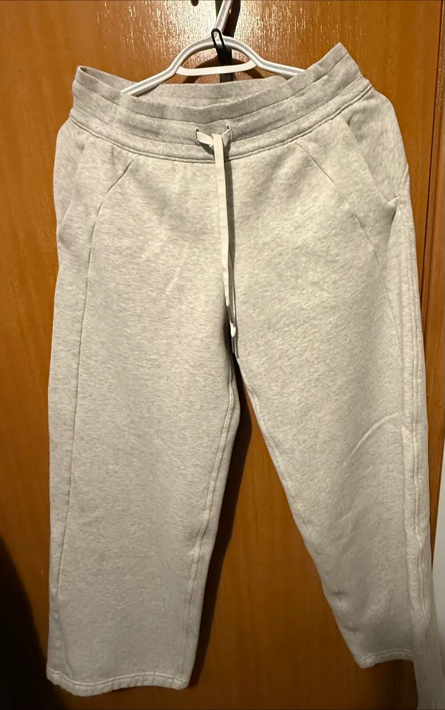Lululemon Grey Cropped Pants Size 6 thumbnail