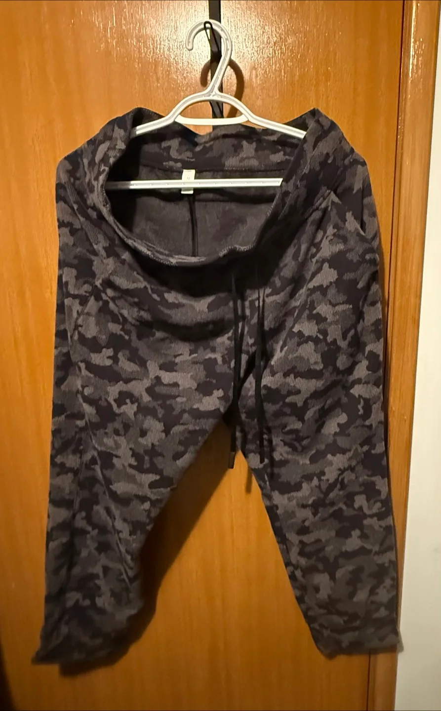 Lululemon Camo Cropped Pants - Size 12 thumbnail