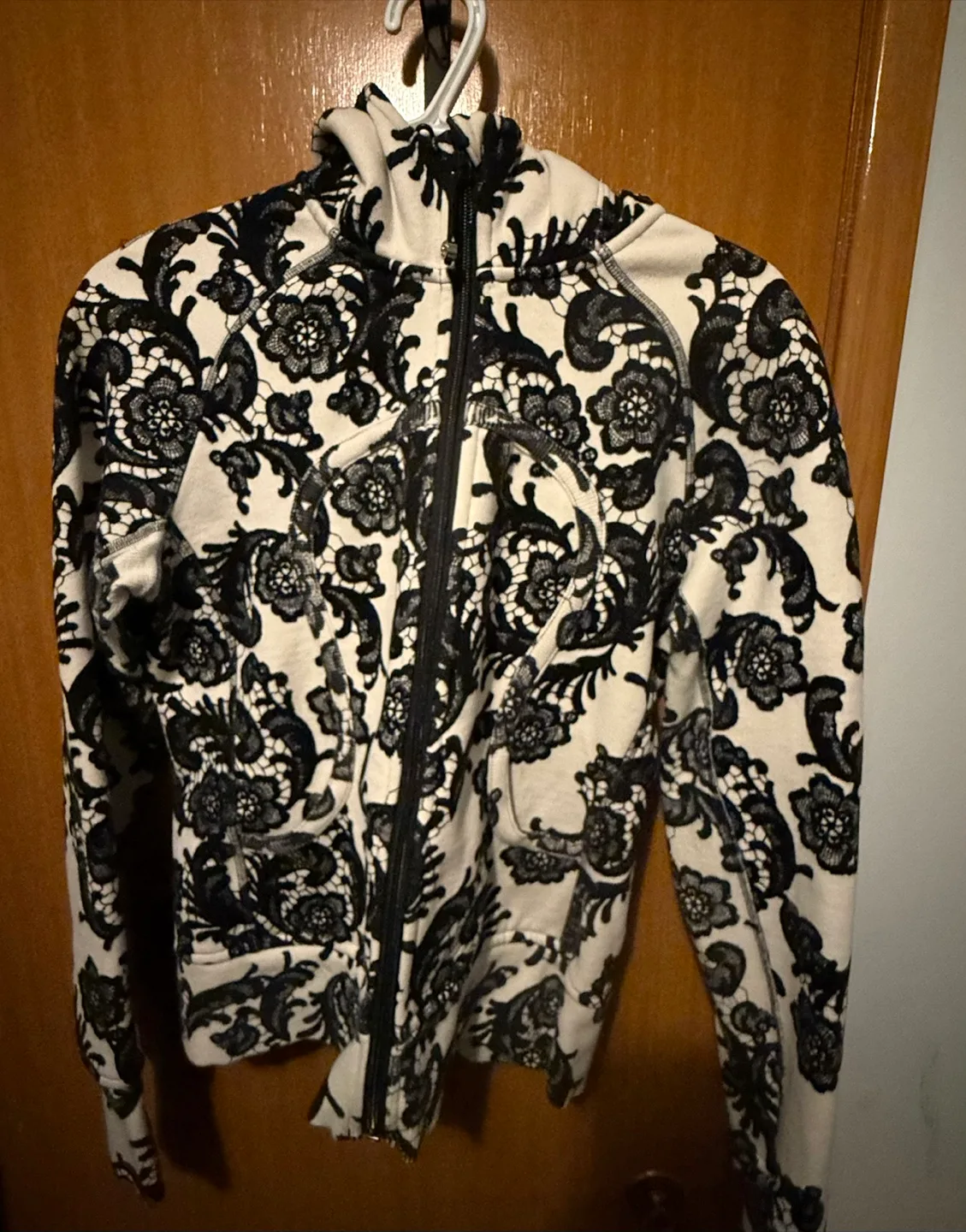 Lululemon Athletica Hoodie Size 8 thumbnail