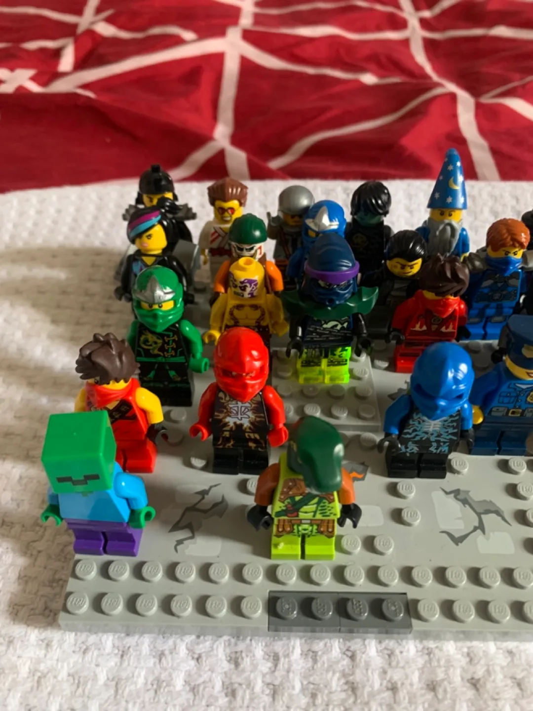 Lego Minifigure Lot image indicator(2)