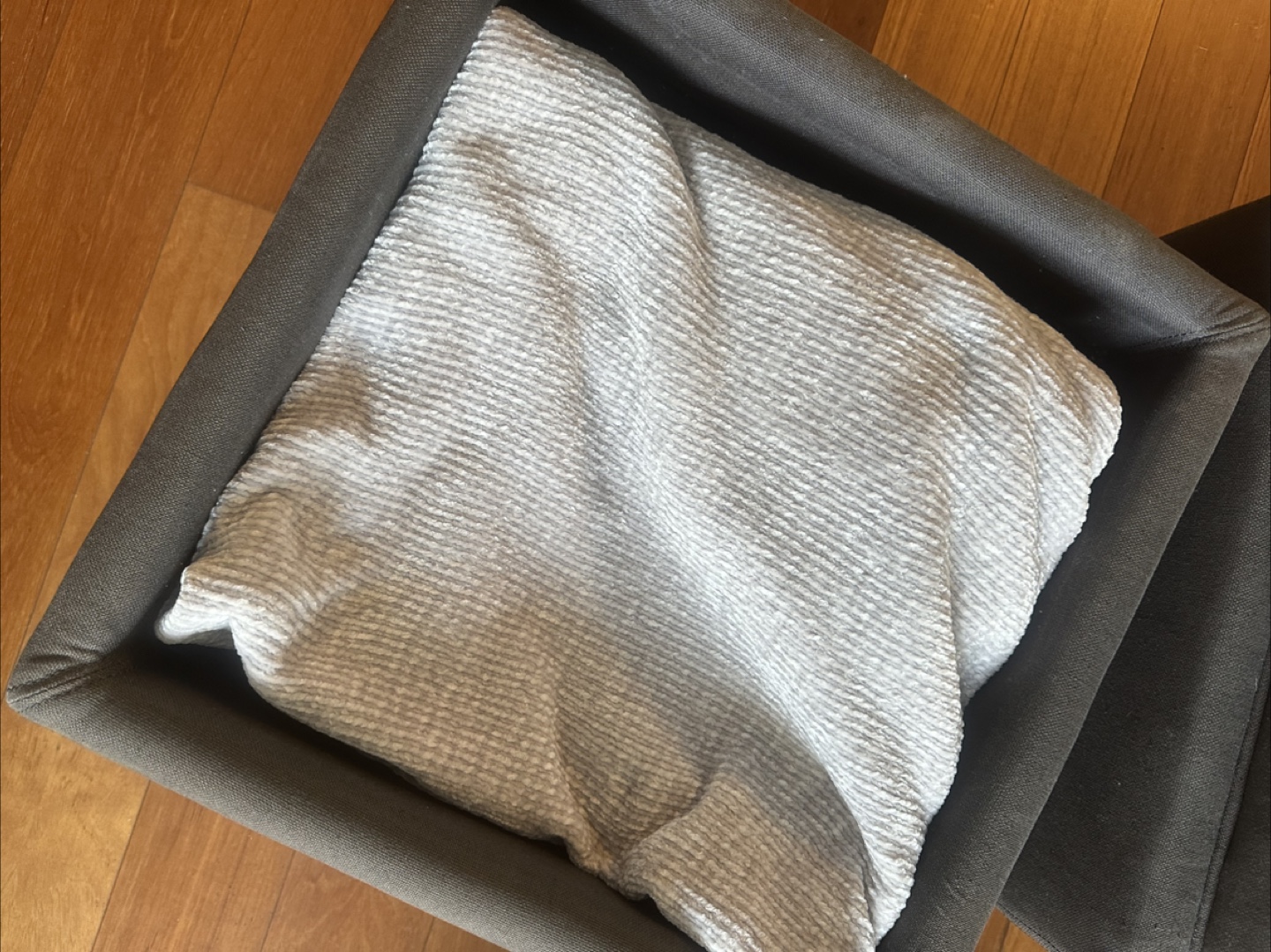 Safavieh Harrison Dark Grey Linen Tray Ottomans (2) - photo 5
