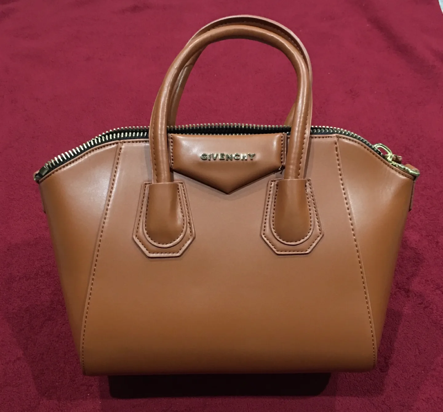 Brown Leather Handbag thumbnail