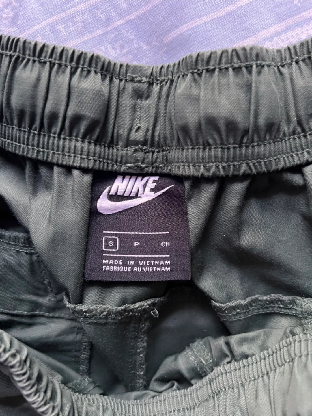 Nike Olive Green Cargo Pants - Size Small image indicator(4)