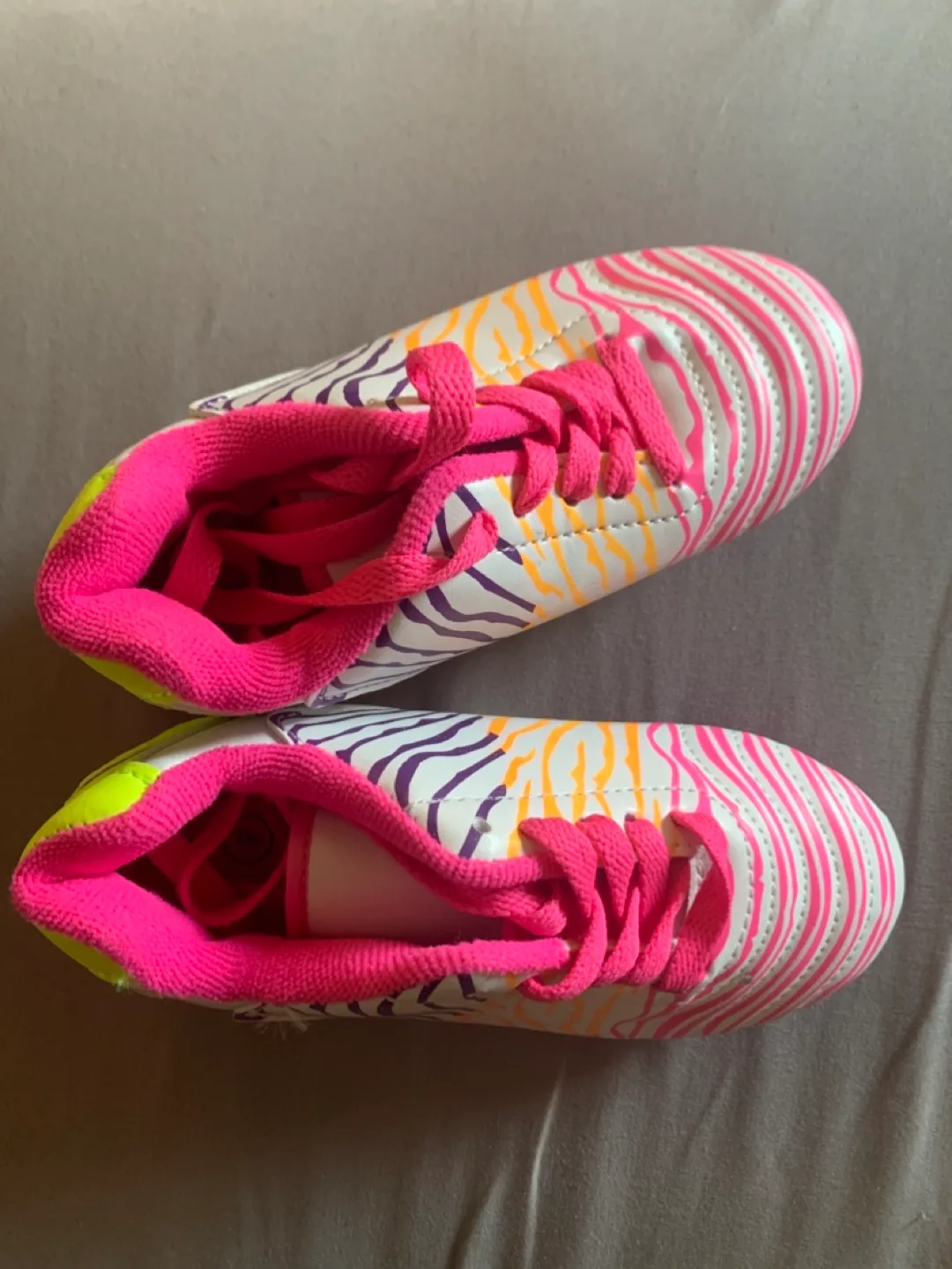 New Kids Soccer Cleats Size 9 Athletic Works thumbnail