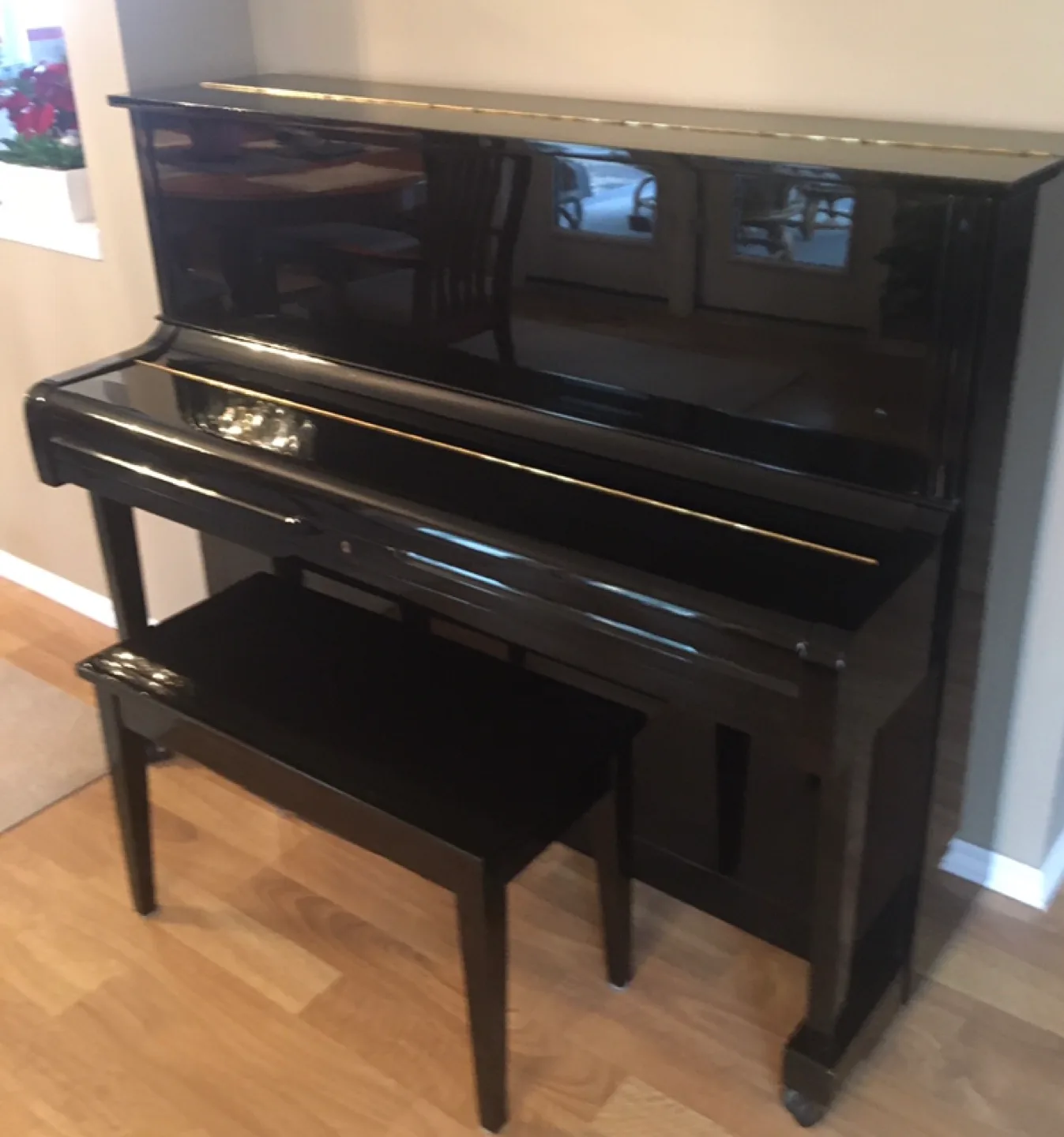 Mint Condition Wagner Black Upright Piano with Bench image indicator(4)