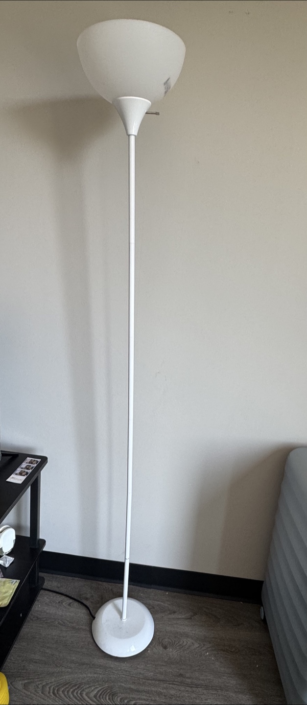 3 Floor Lamps - photo 3