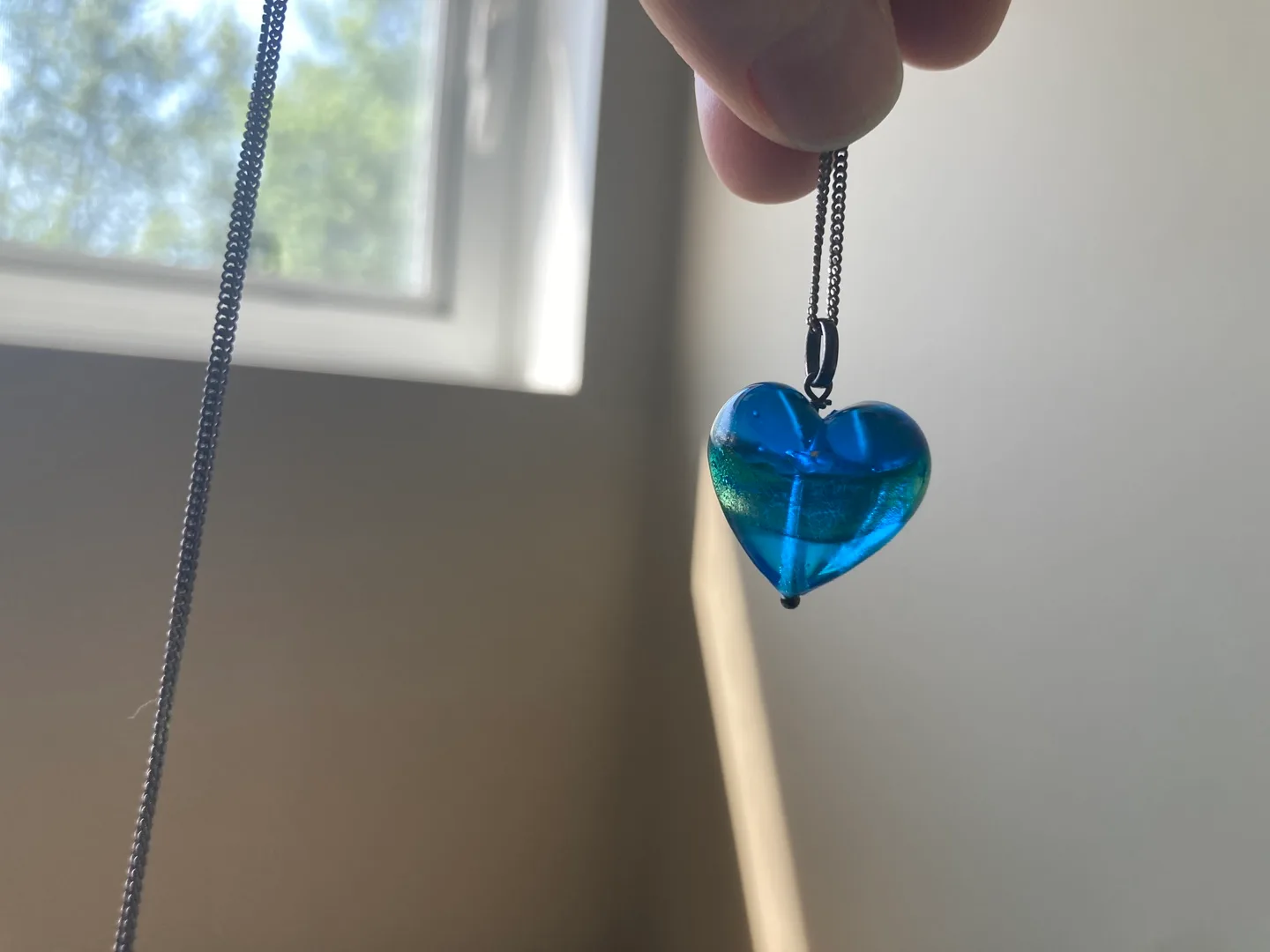 silver chain with glass heart image indicator(5)