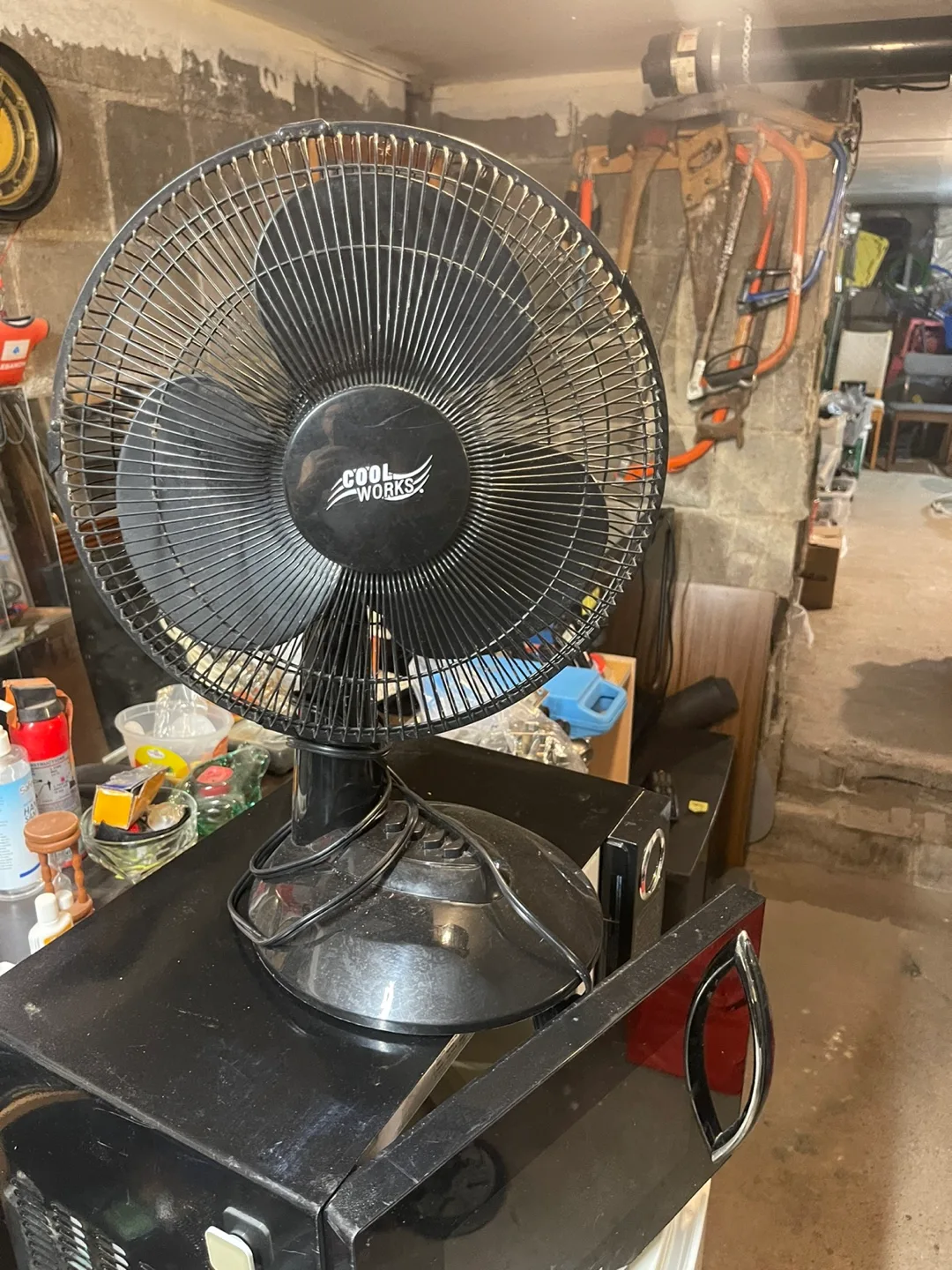 Cool Works 12" Oscillating Desk Fan thumbnail