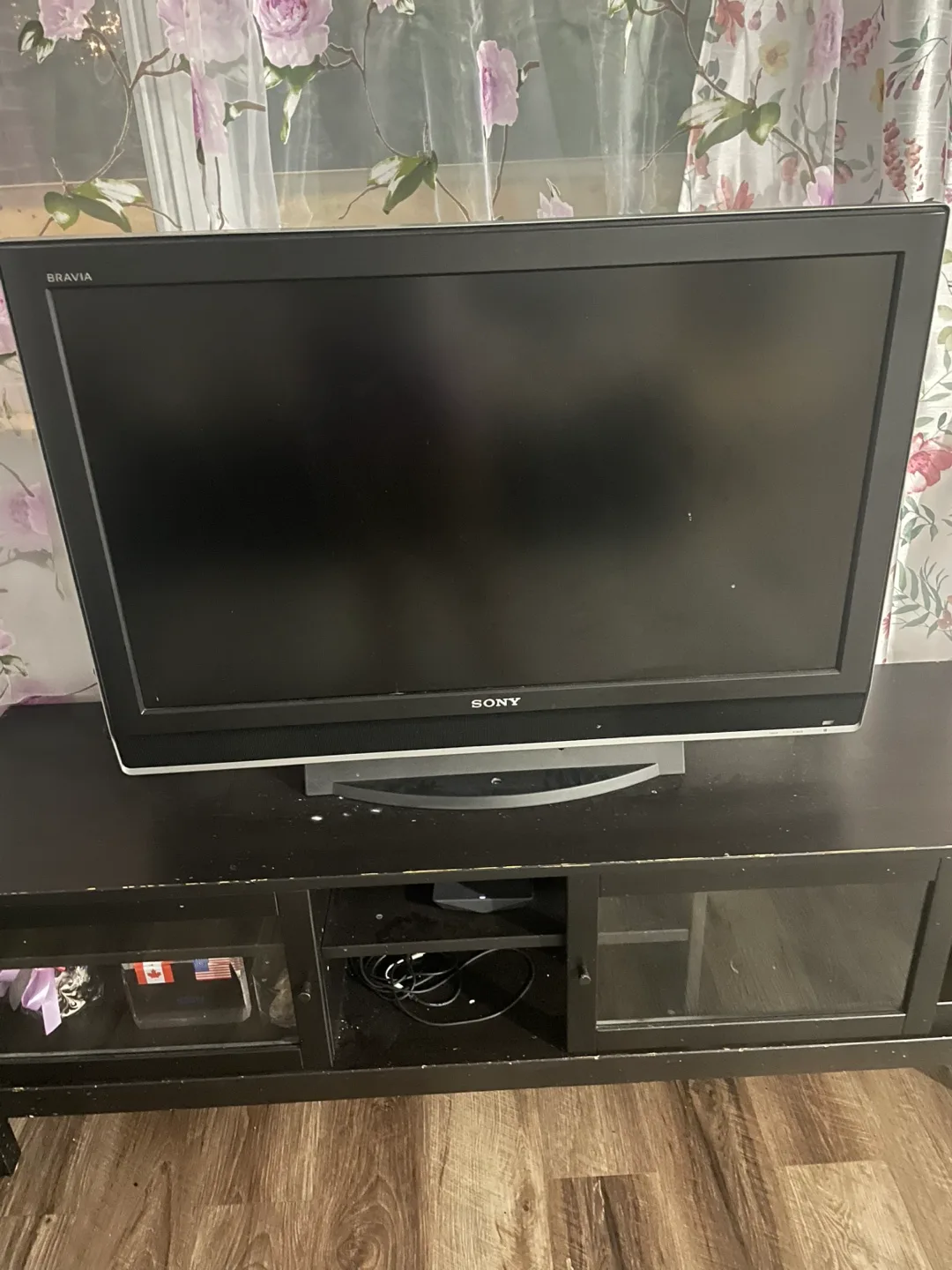 Sony Bravia TV (moving out sale) thumbnail