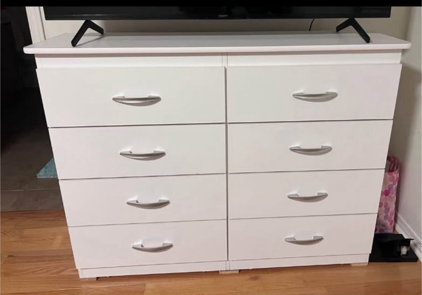 ON SALE !!! White 8- Drawer Dresser