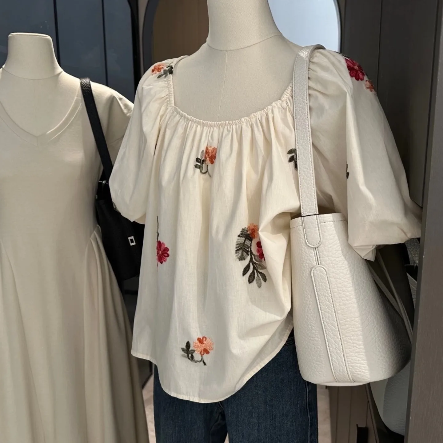 Floral Embroidered Puff Sleeve Blouse thumbnail