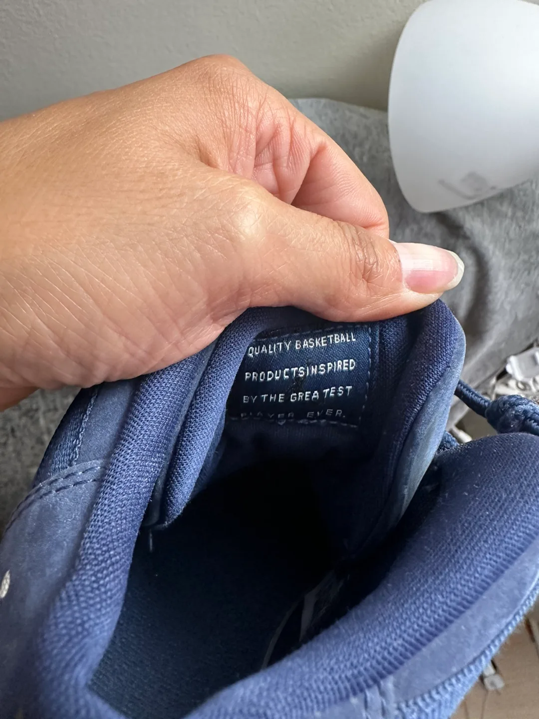 Air Jordan 11 Retro 'Midnight Navy Velvet' image indicator(5)