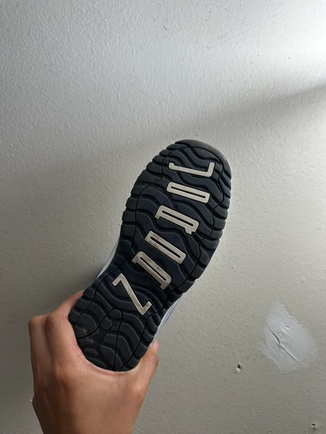 Air Jordan 11 Retro 'Midnight Navy Velvet' image indicator(4)