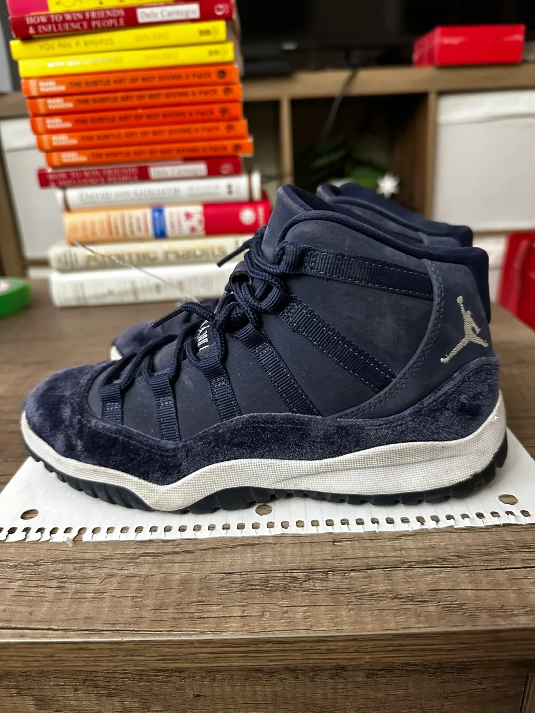 Air Jordan 11 Retro 'Midnight Navy Velvet' image indicator(6)