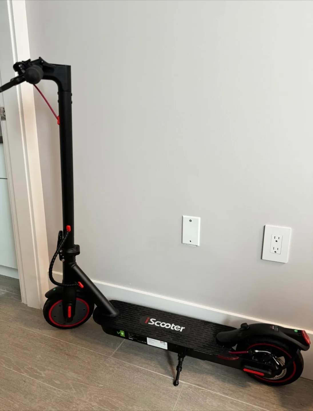 iScooter i9 Electric Scooter - Black thumbnail