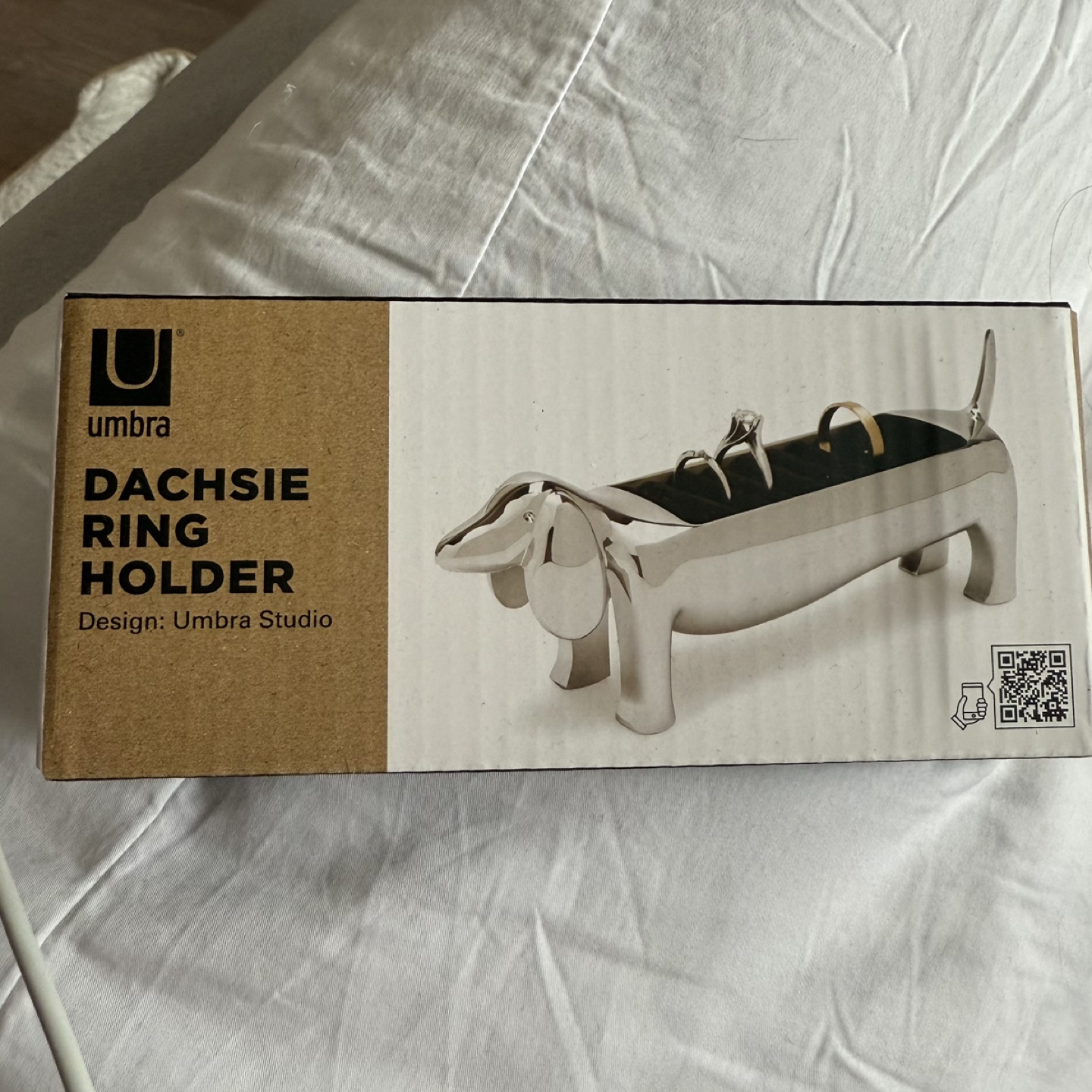 Dachshund ring holder brand new