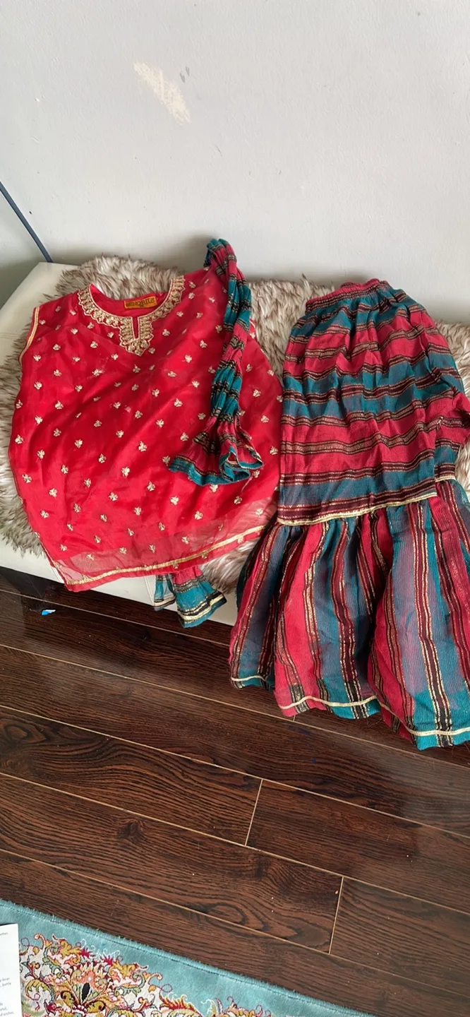 Senorita Girls Red & Gold Outfit - Size 26 thumbnail