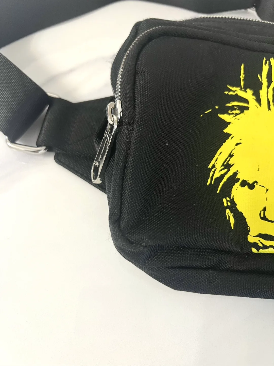 CALVIN KLEIN 205W39NYC Messenger Bag image indicator(3)