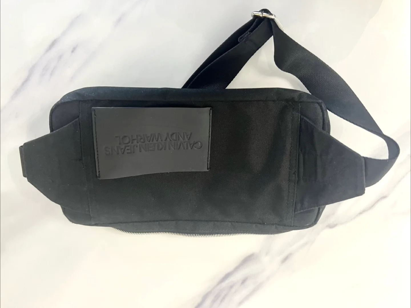 CALVIN KLEIN 205W39NYC Messenger Bag image indicator(7)