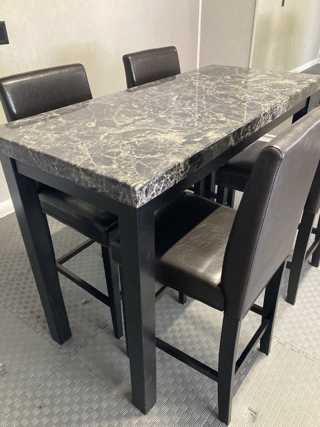 Table - photo 2