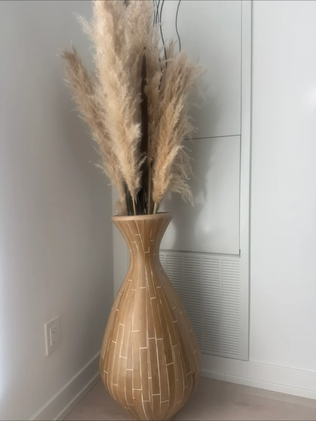 Pampas Grass Arrangement in Vase thumbnail