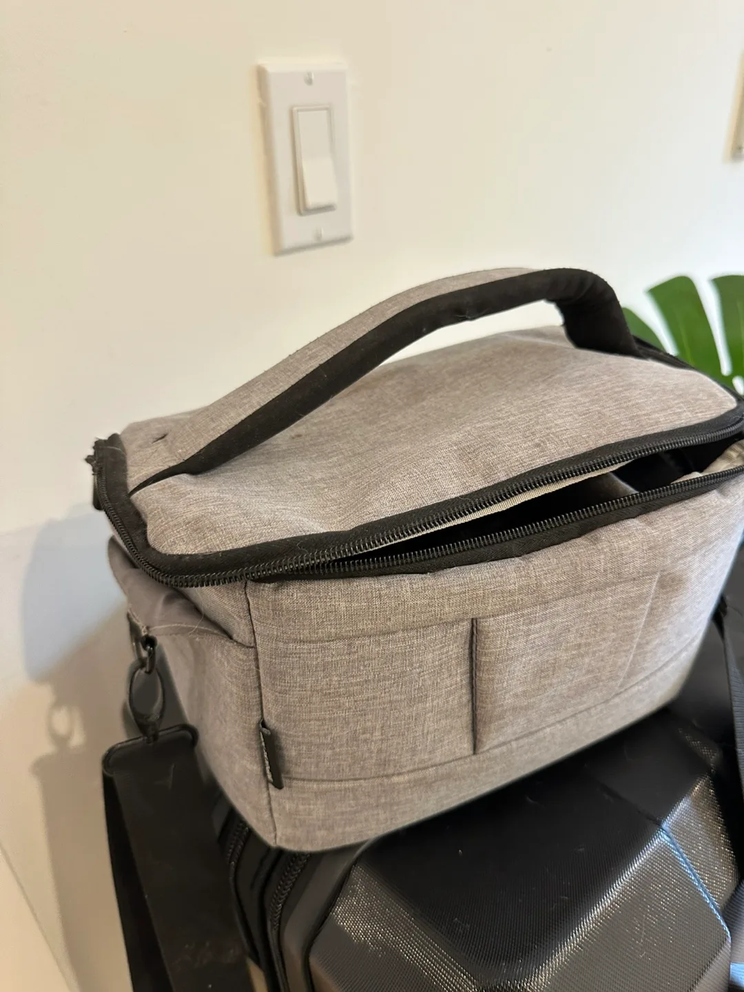 Canon EOS Rebel T6 Camera with 2 Lenses image indicator(4)