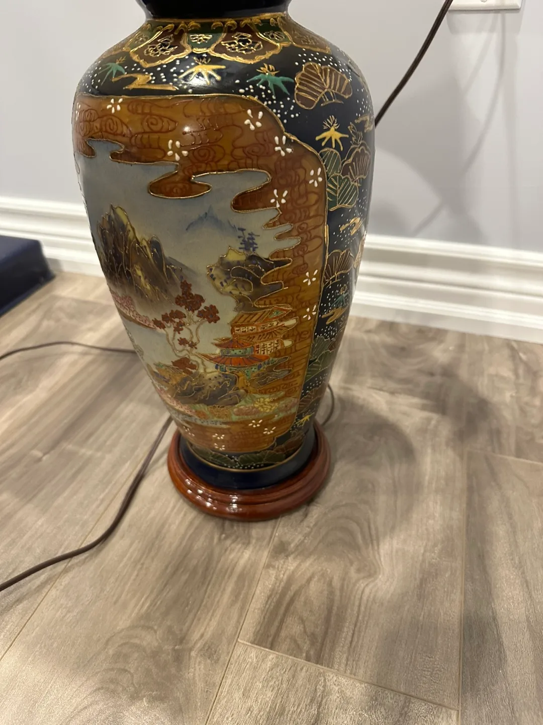 Vintage Asian Table Lamp Porcelain image indicator(3)