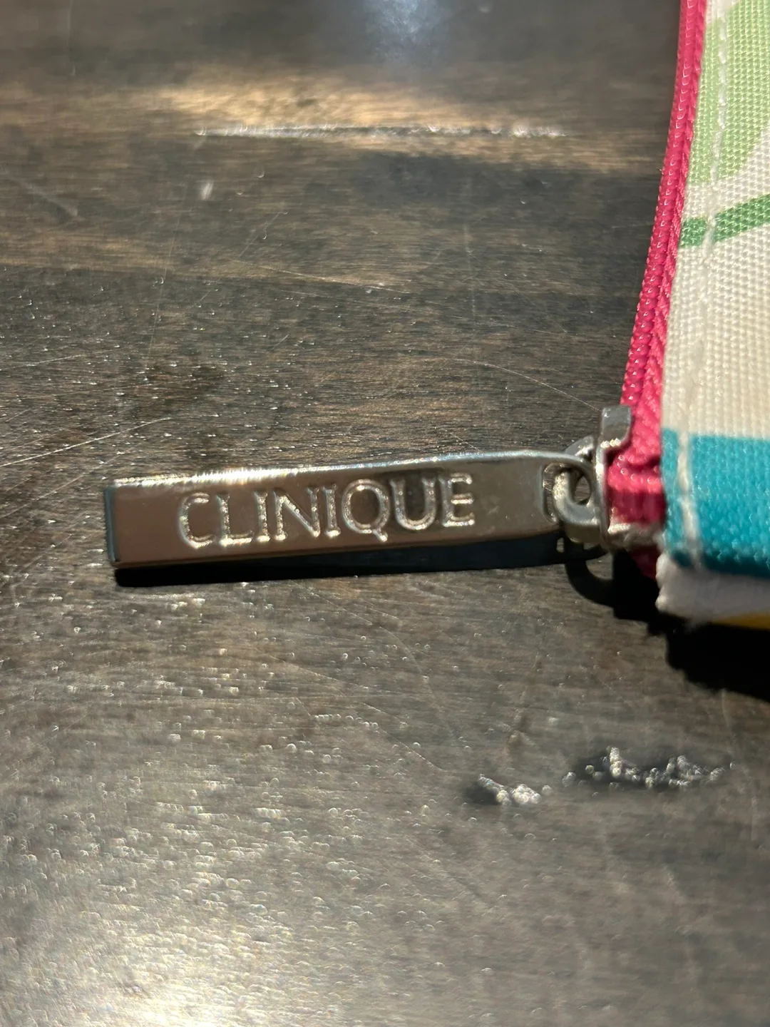 Clinique Cosmetic Pouch image indicator(2)