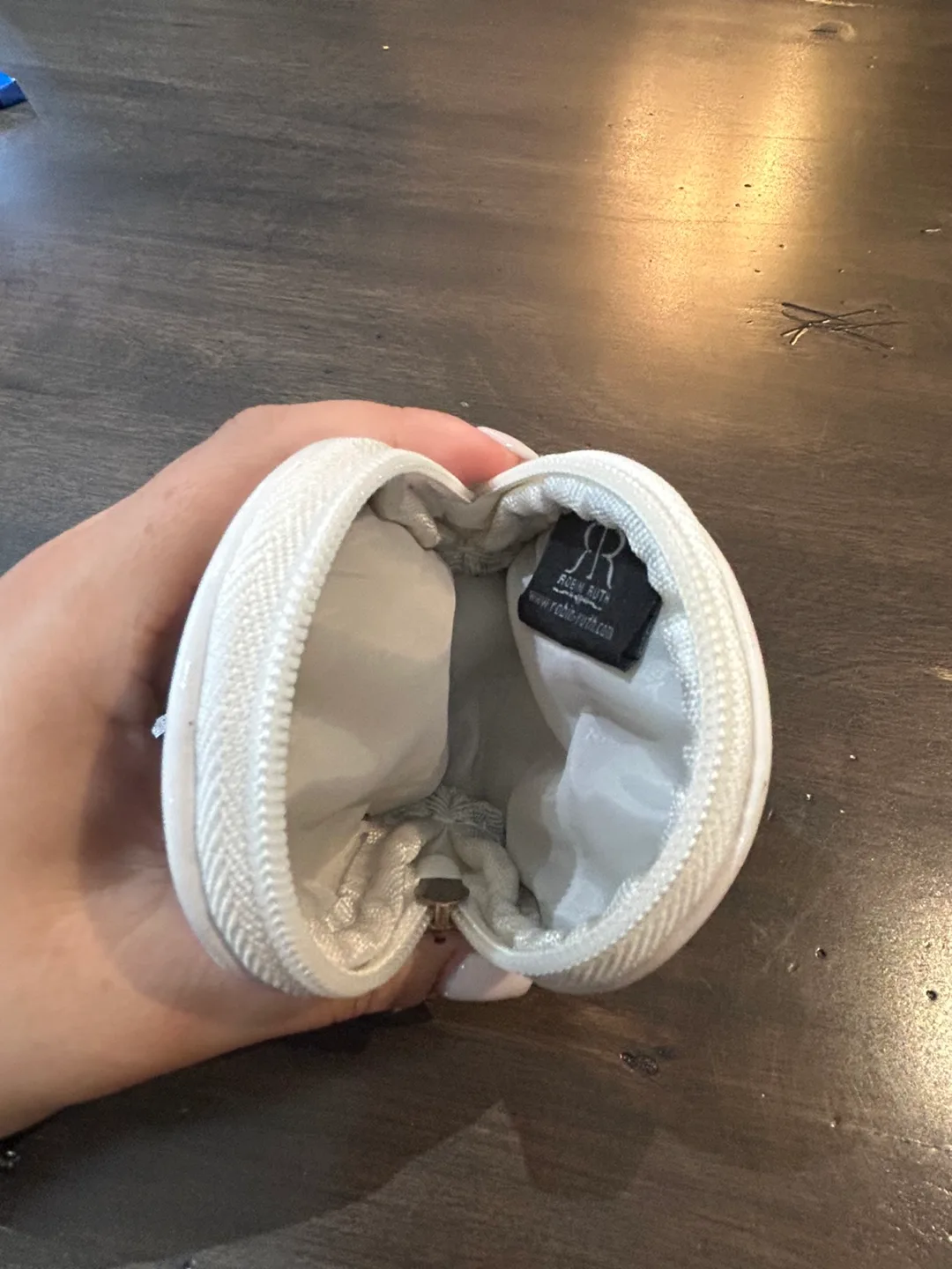 Robin Ruth Orlando Coin Purse image indicator(2)