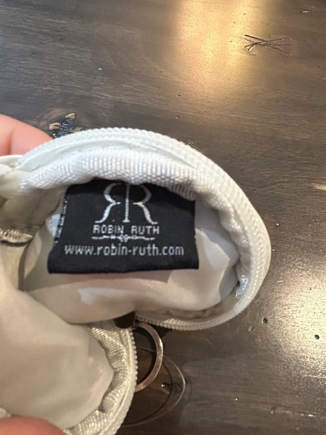 Robin Ruth Orlando Coin Purse image indicator(3)