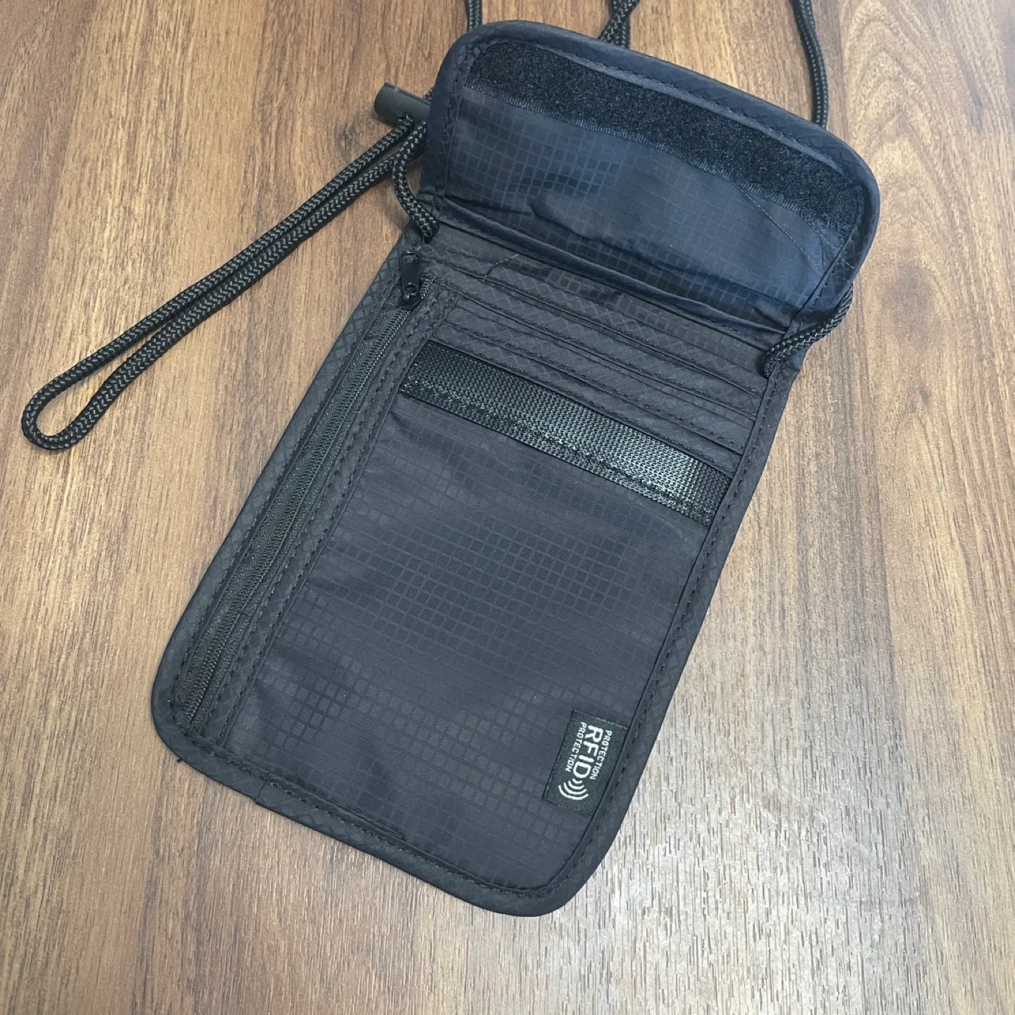 Travel RFID Blocking passport holder and Waist Wallet - Black image indicator(3)