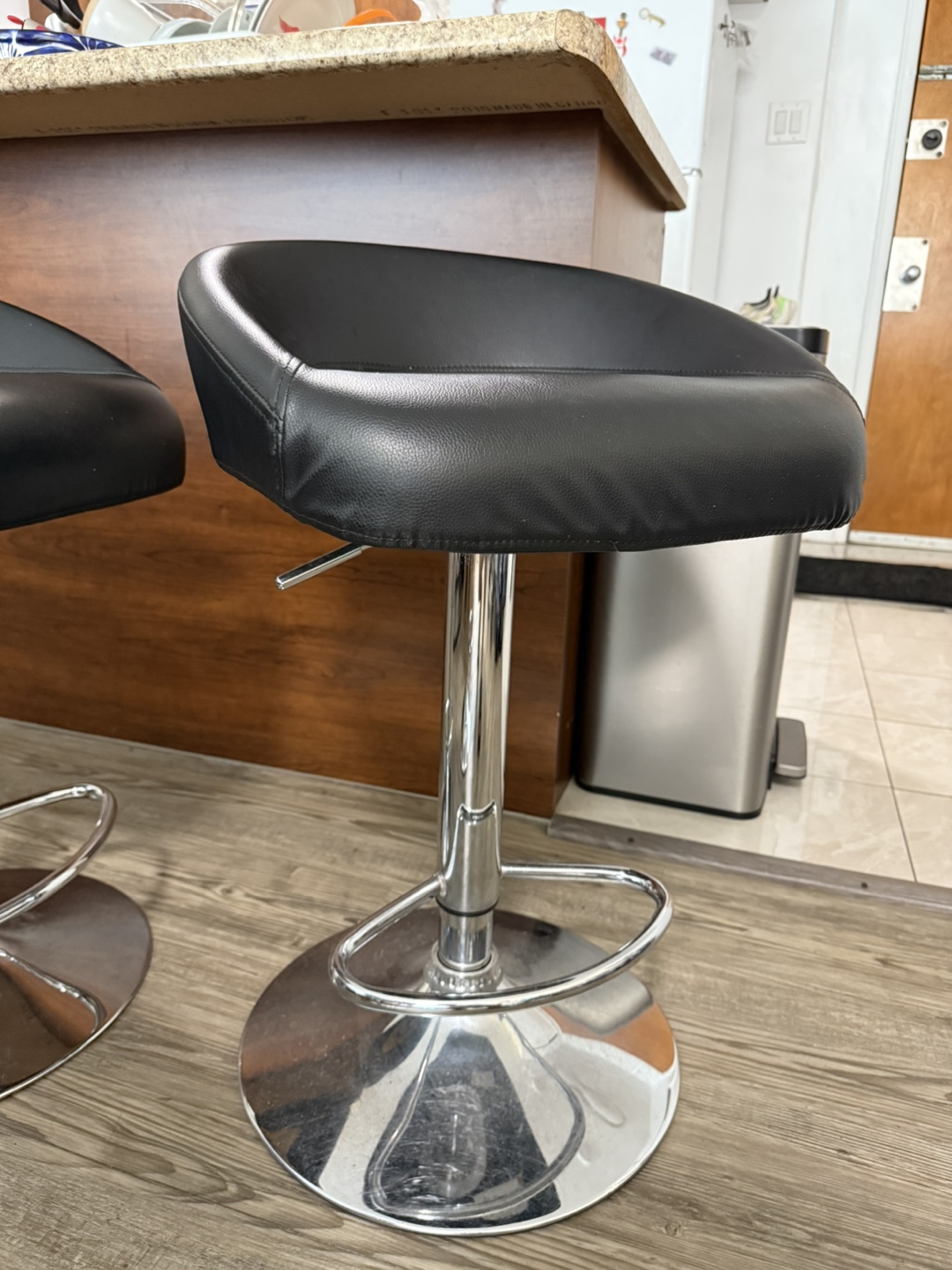 Set of 3 Black Bar Stools - photo 3