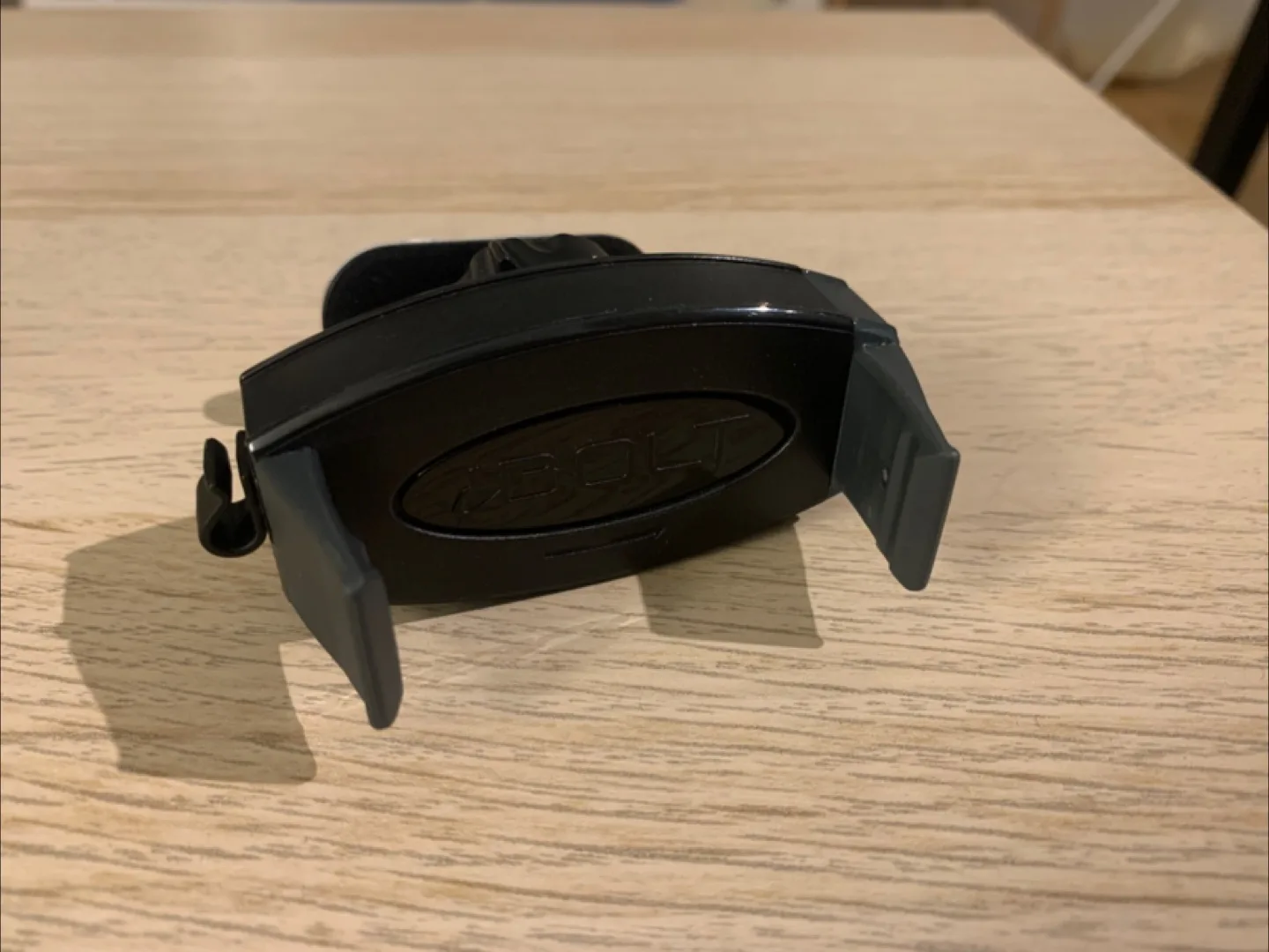 iBolt Car Phone Mount thumbnail