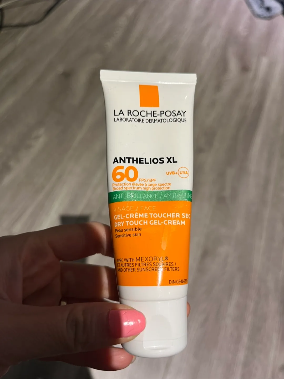 La Roche-Posay Anthelios XL 60 Dry Touch Gel-Cream thumbnail