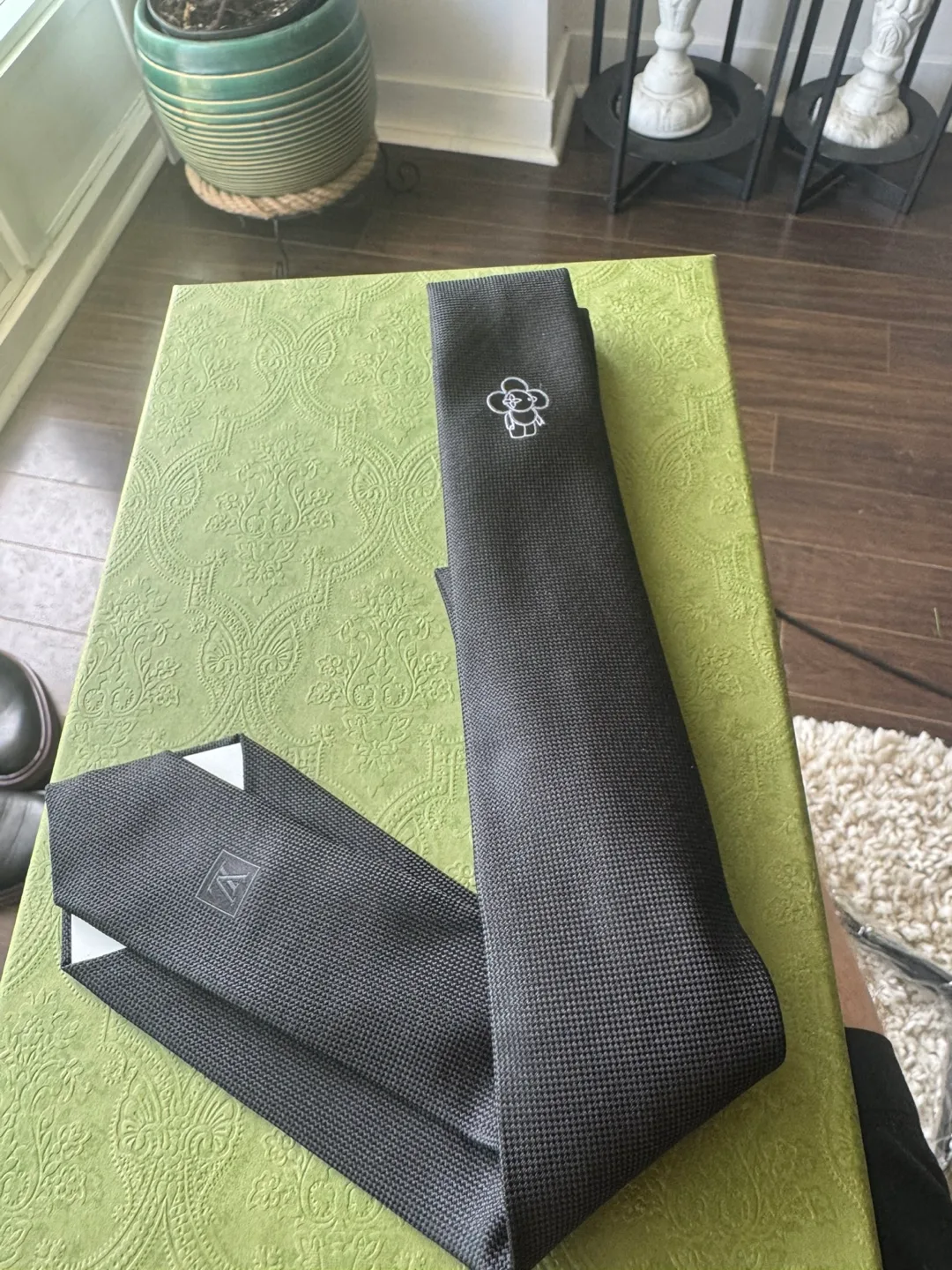 Louis Vuitton Silk Tie - Excellent Condition thumbnail