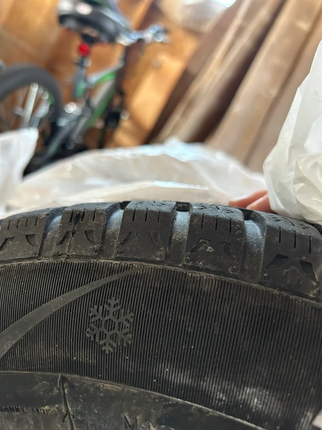 Winter Tires With Rims, Mirage, Size 15 image indicator(2)