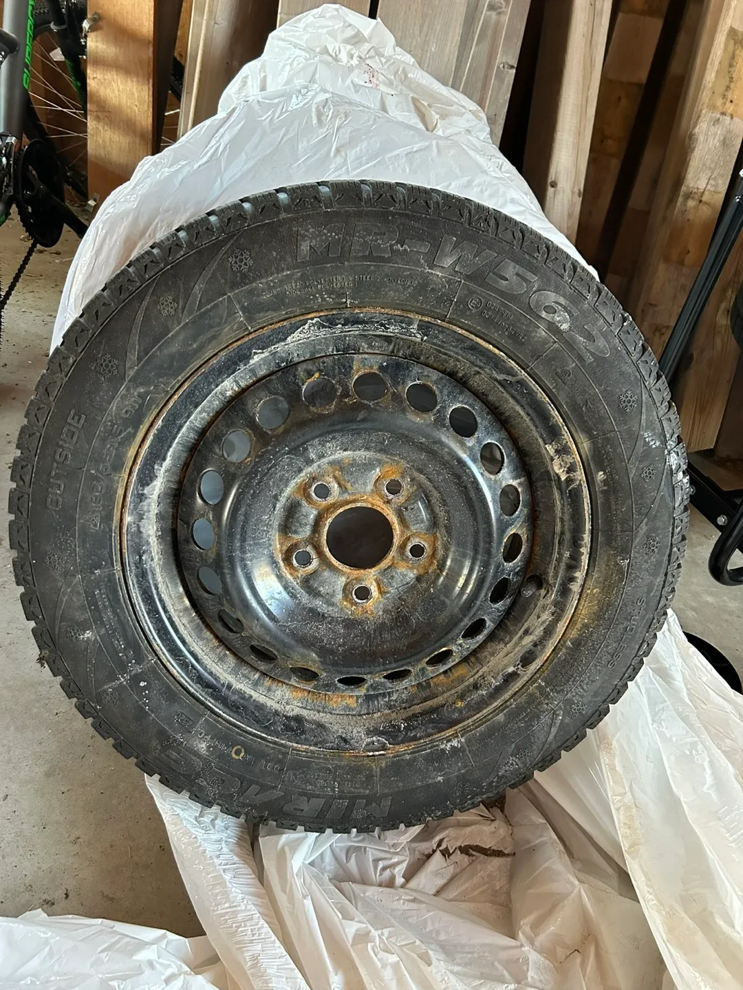 Winter Tires With Rims, Mirage, Size 15 image indicator(9)