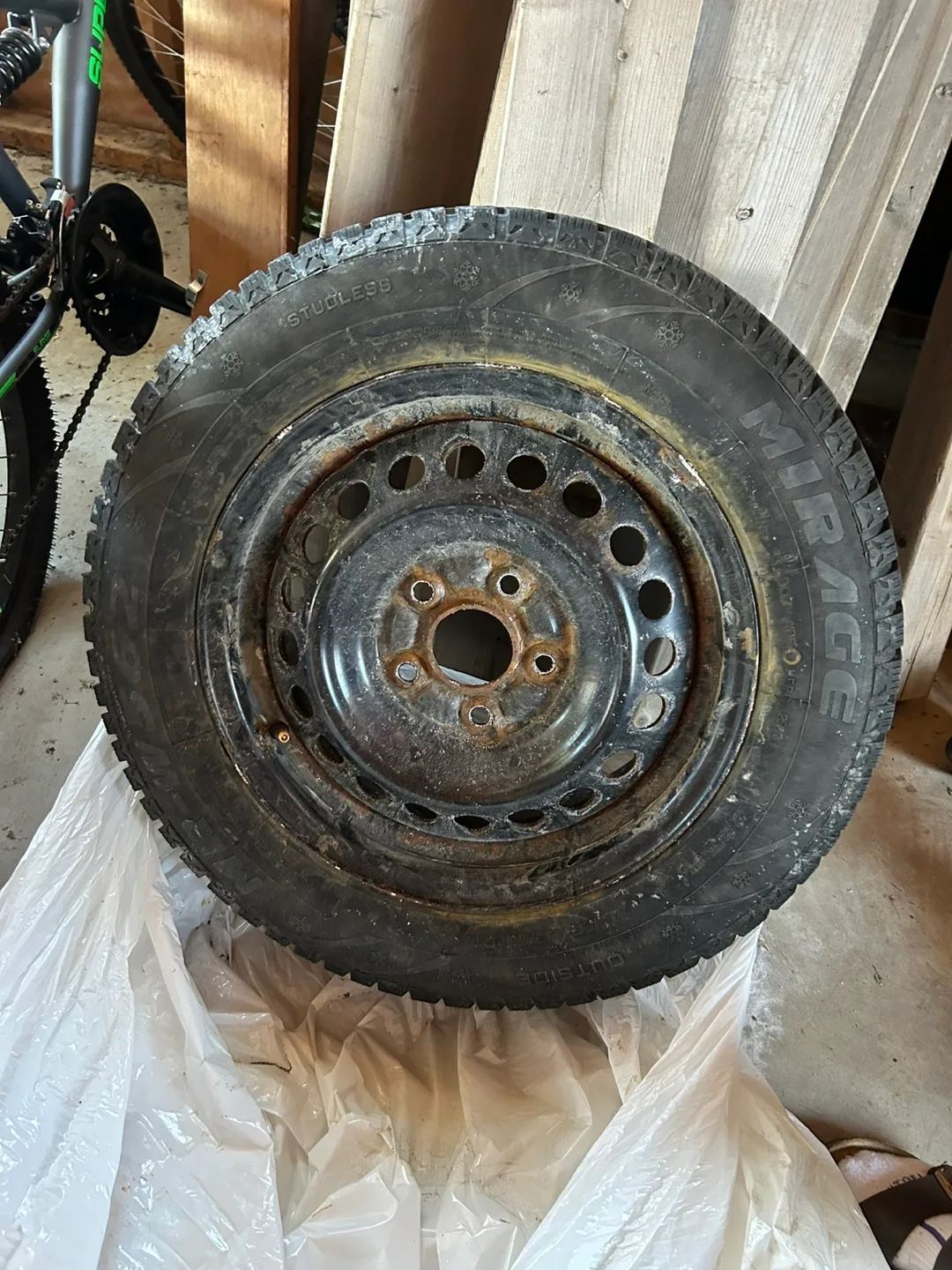 Winter Tires With Rims, Mirage, Size 15 image indicator(8)