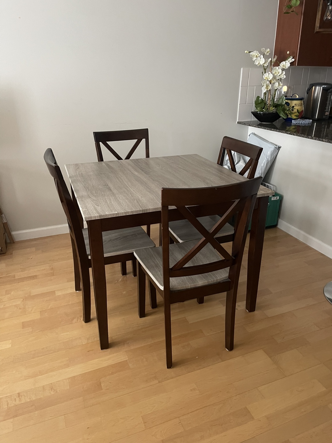 Dining Table and Chairs Set