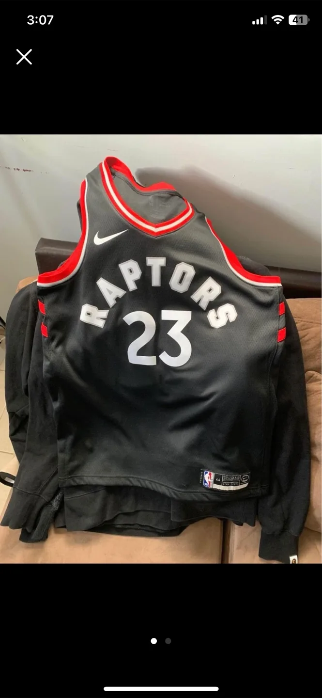 Toronto Raptors Jersey image indicator(2)