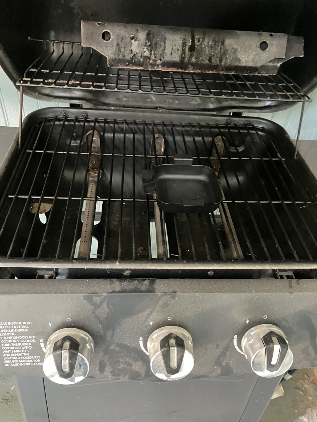 Dyna-Glo 3-Burner Gas Grill - photo 2