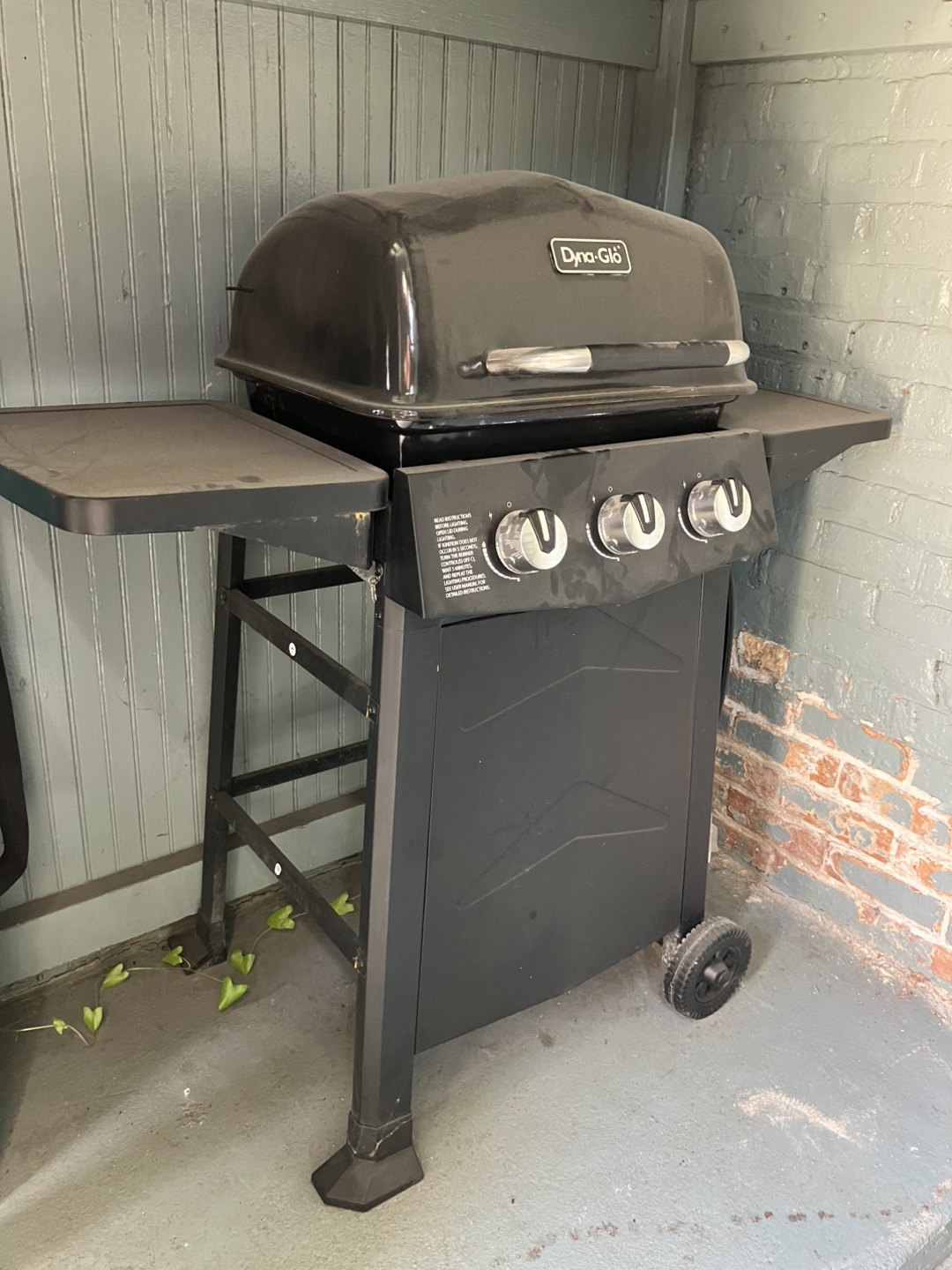 Dyna-Glo 3-Burner Gas Grill