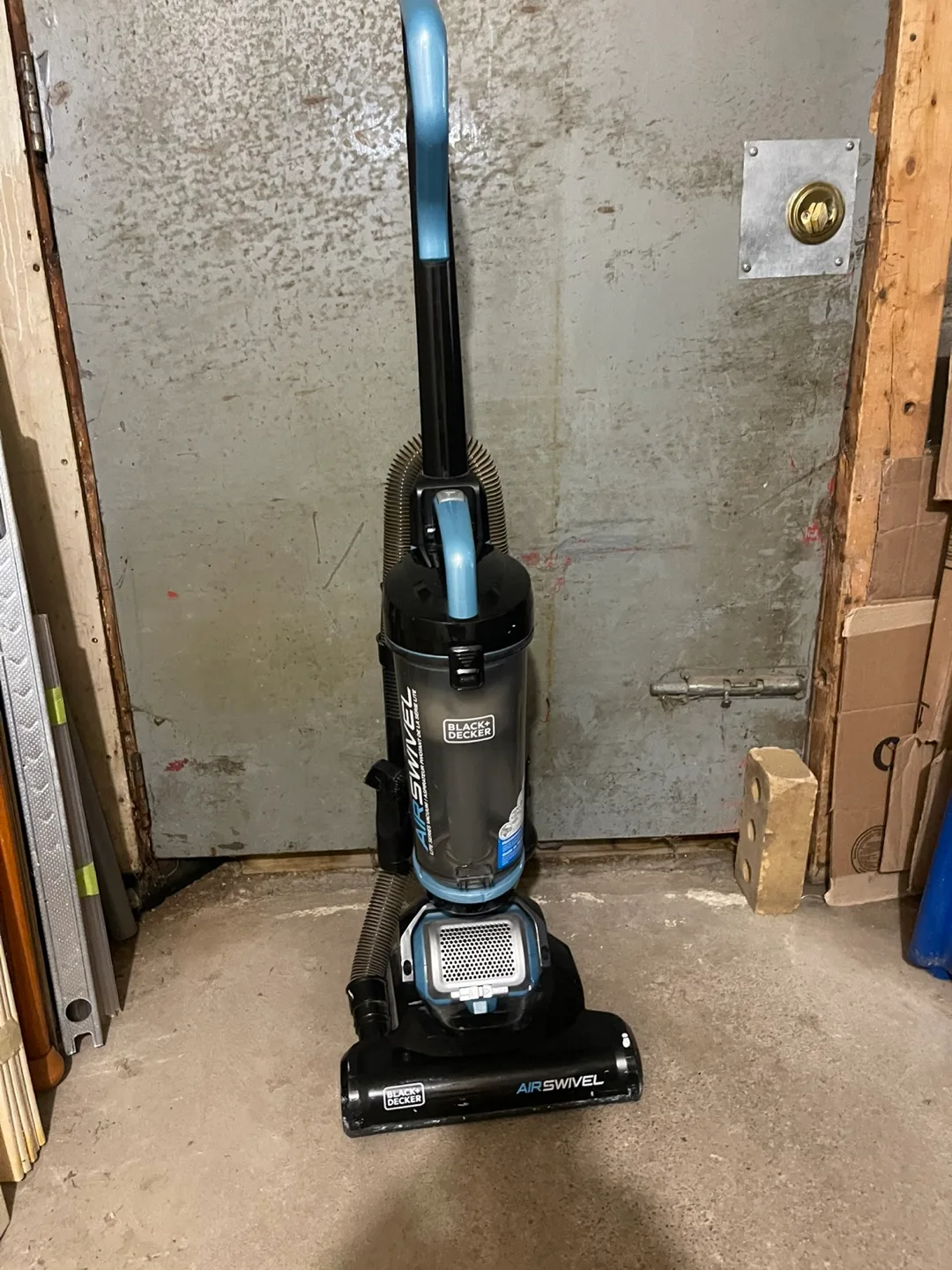 Black+Decker AirSwivel Vacuum thumbnail