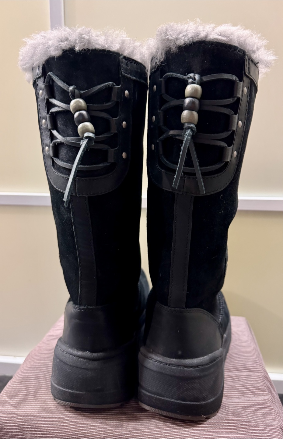 UGG Australia Klarissa Waterproof Boots Size 6 - photo 2