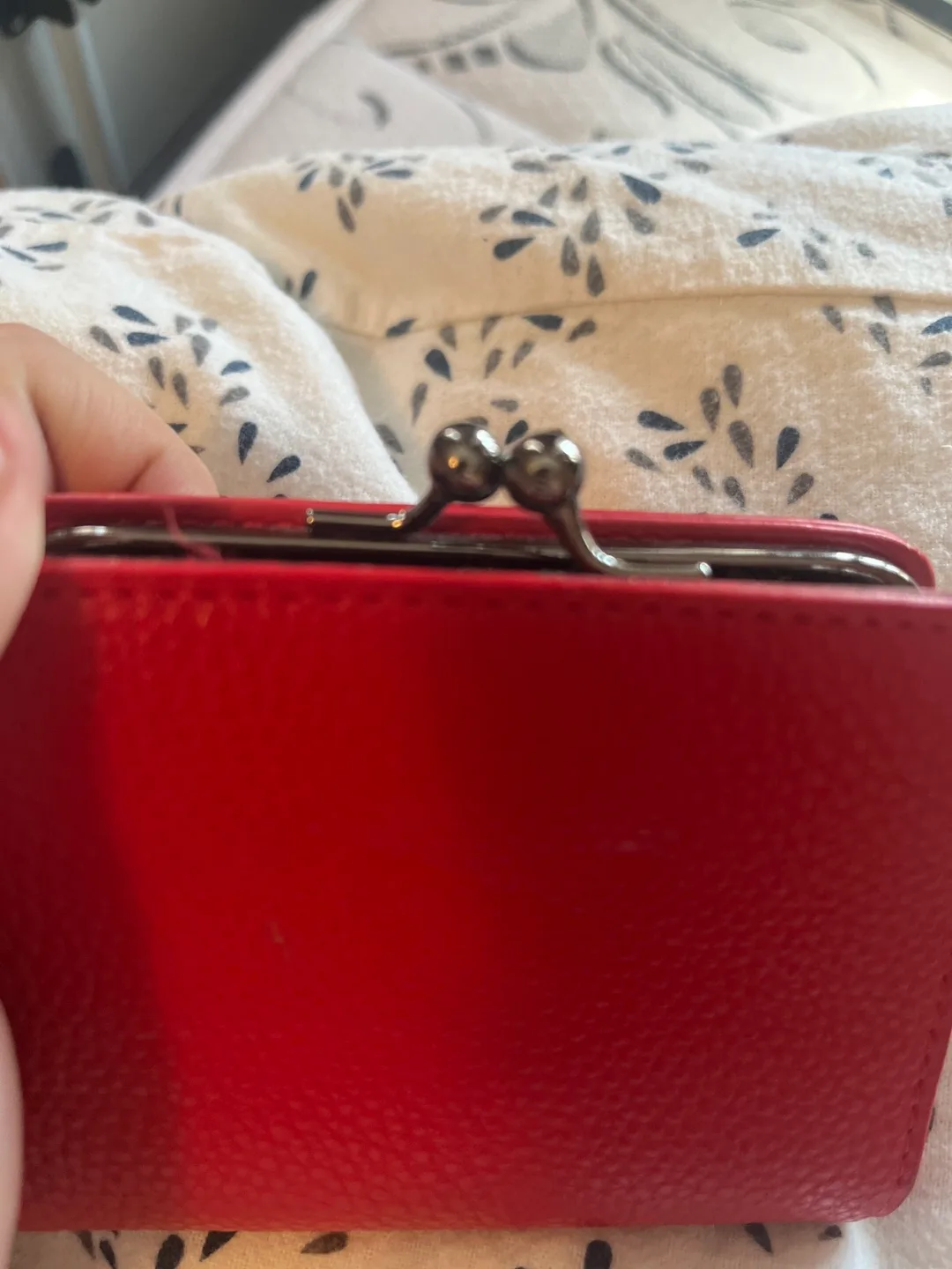 MIA&LUCA Red Wallet image indicator(4)