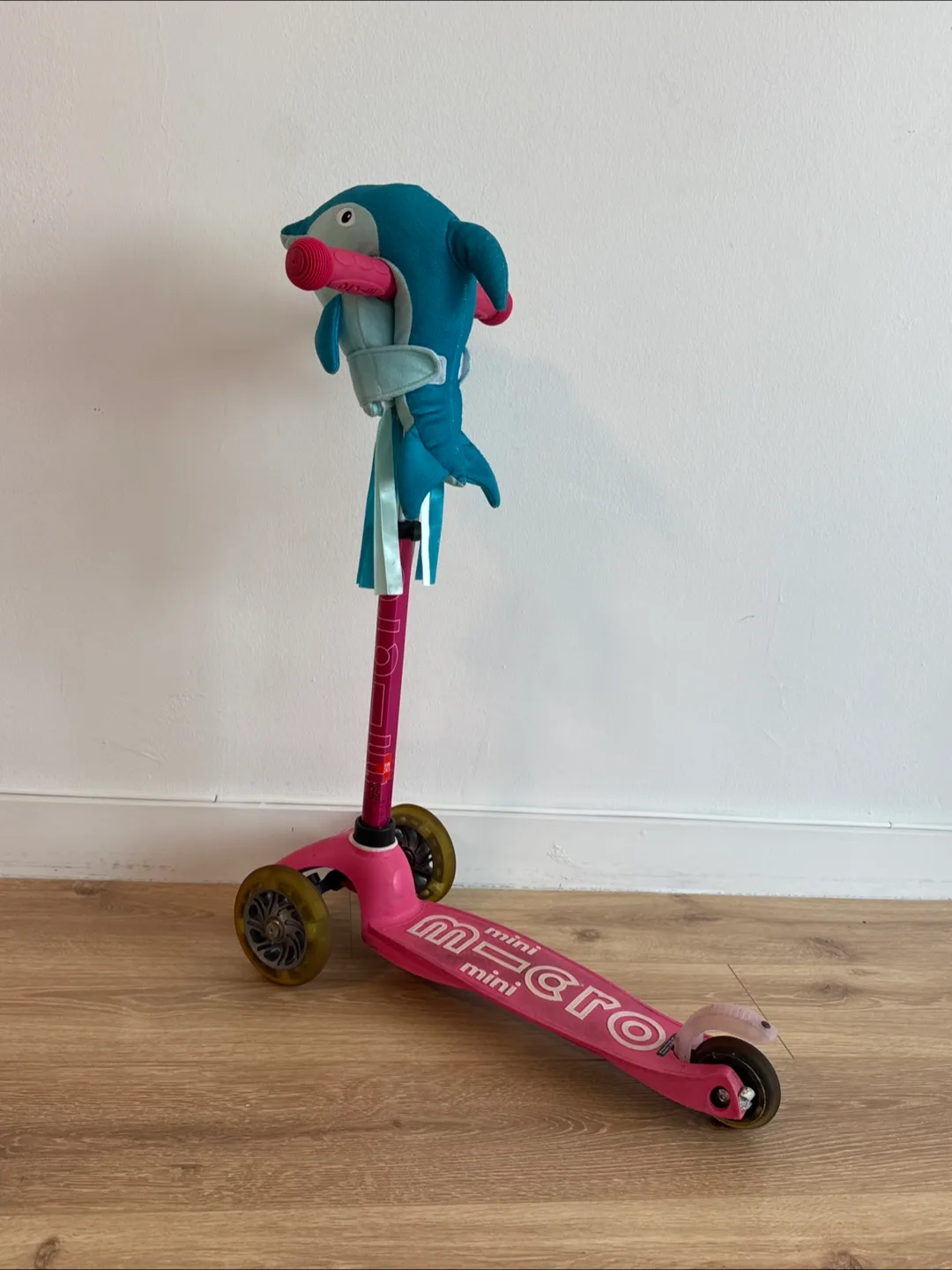Micro Mini Scooter - Pink thumbnail
