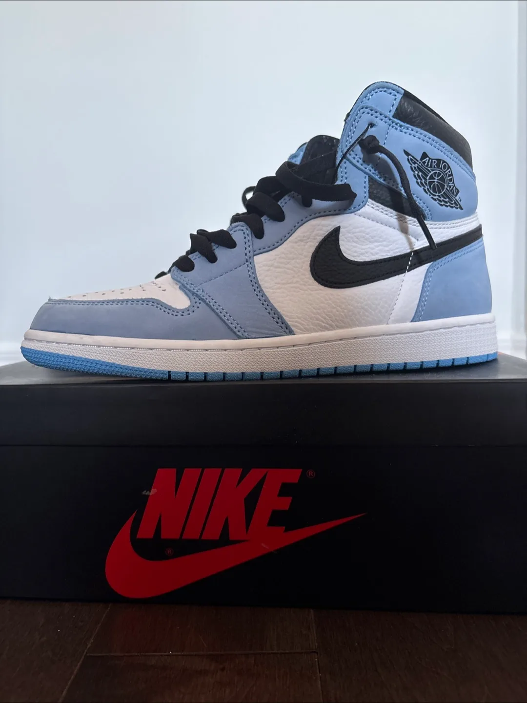 Nike Air Jordan 1 High University Blue, Size 10 image indicator(3)
